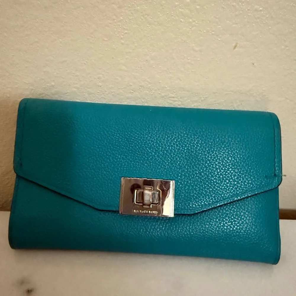 Michael Kors Teal Tote and Wallet Set - Picture 5 of 10